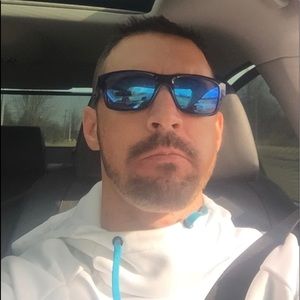 Meet your Posher, Dennis